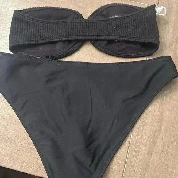 Black bikini with Tortoise detail - Picture 3 of 3